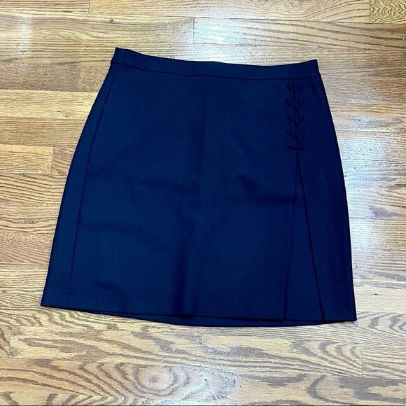 Brooks Brother Red Fleece Navy Laced Wool Blend Skirt. Size 6 - Picture 13 of 13